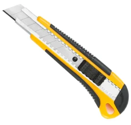 Нож 18мм с резиновой ручкой