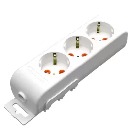 Колодка розеточная 3х2Р со шторками белая